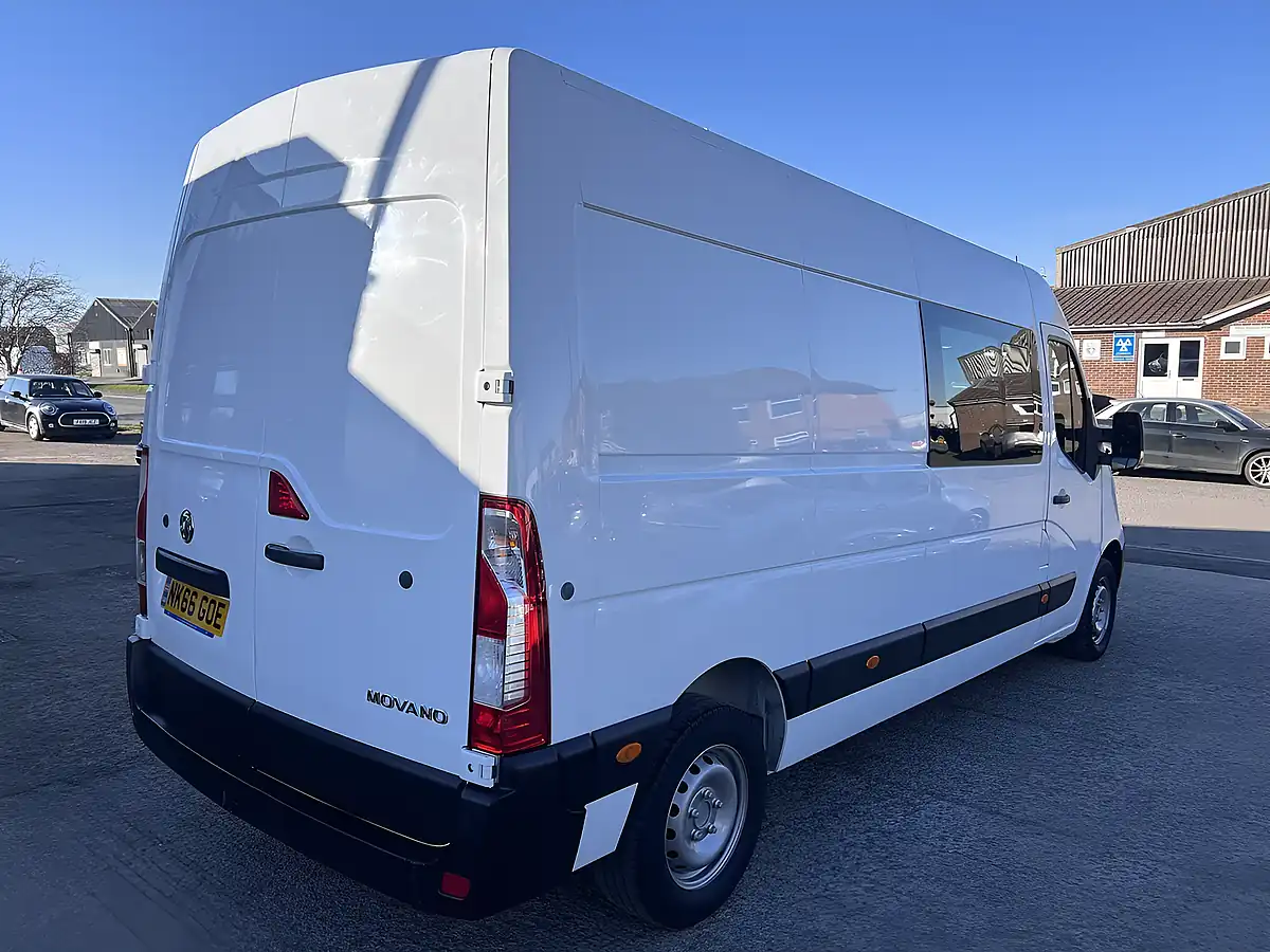 Used 2016 Vauxhall Movano L3H2 9-Seat Crew Van White - Interior and Exterior details 6