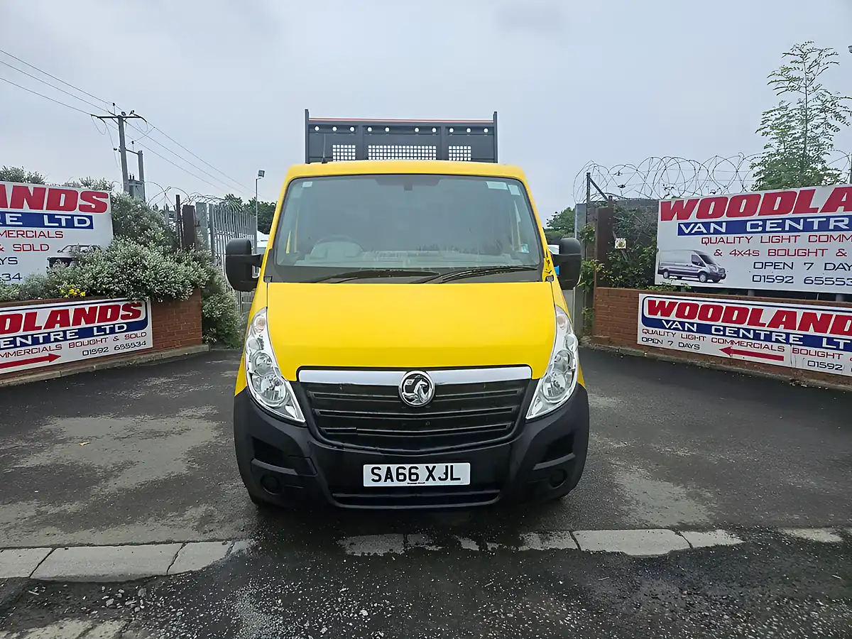 Used 2016 Vauxhall Movano R3500 L3H2 Lwb Crew Cab Tipper Yellow - Interior and Exterior details 3