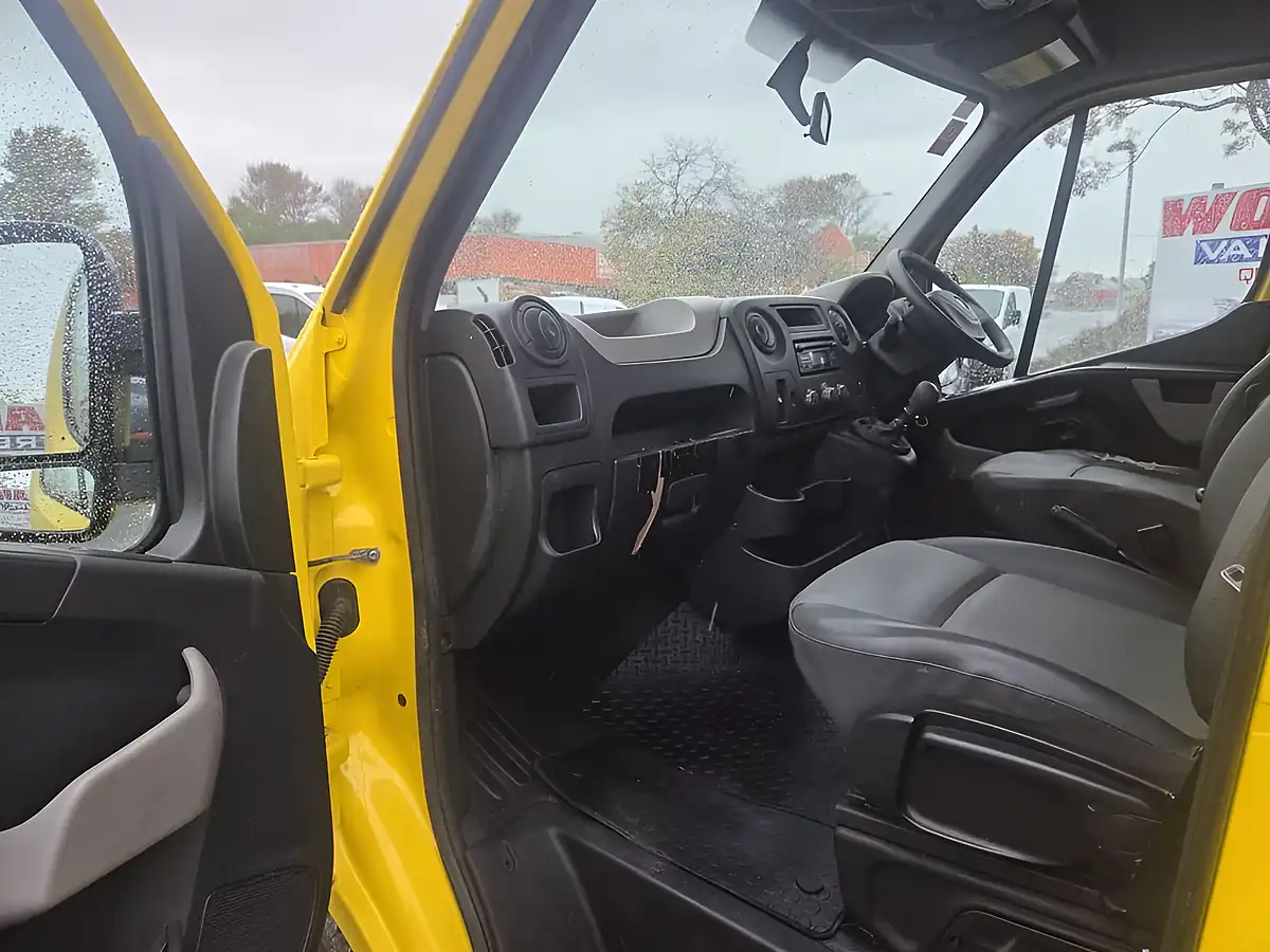 Used 2016 Vauxhall Movano R3500 Lwb Crew Cab Tipper Yellow - Interior and Exterior details 10