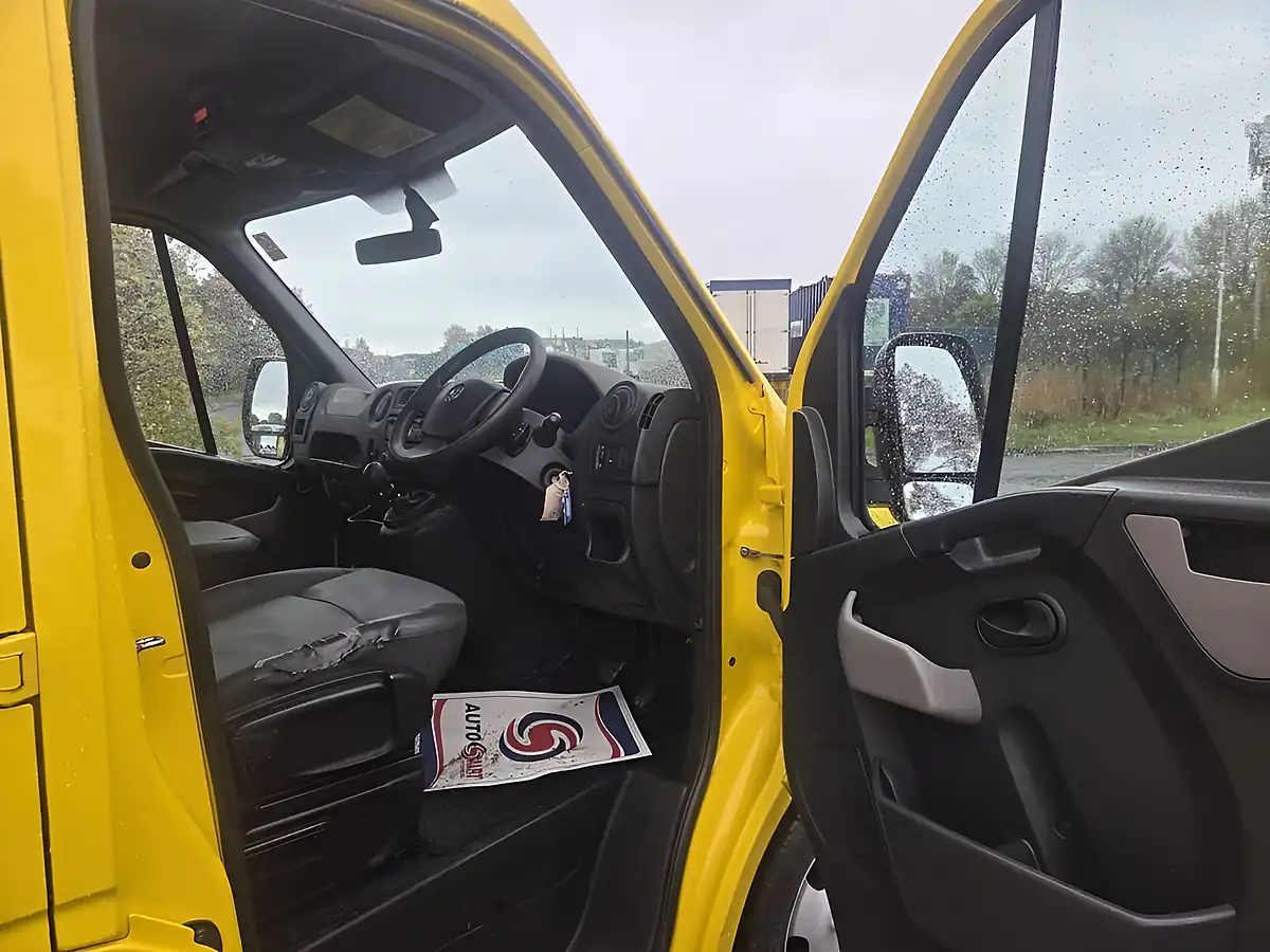 Used 2016 Vauxhall Movano R3500 Lwb Crew Cab Tipper Yellow - Interior and Exterior details 11