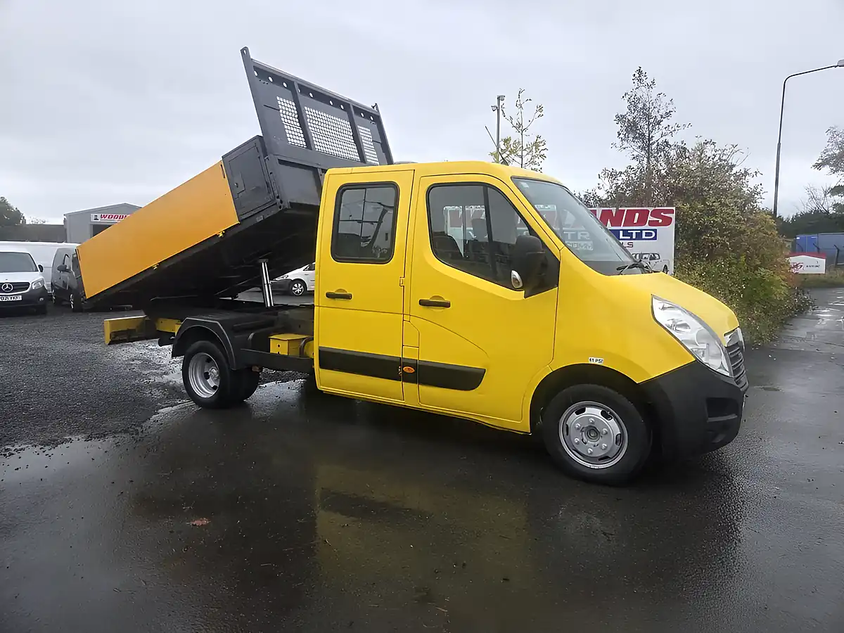 Used 2016 Vauxhall Movano R3500 Lwb Crew Cab Tipper Yellow - Interior and Exterior details 2