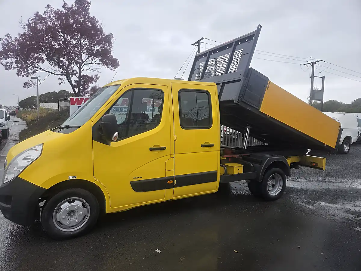 Used 2016 Vauxhall Movano R3500 Lwb Crew Cab Tipper Yellow - Interior and Exterior details 5