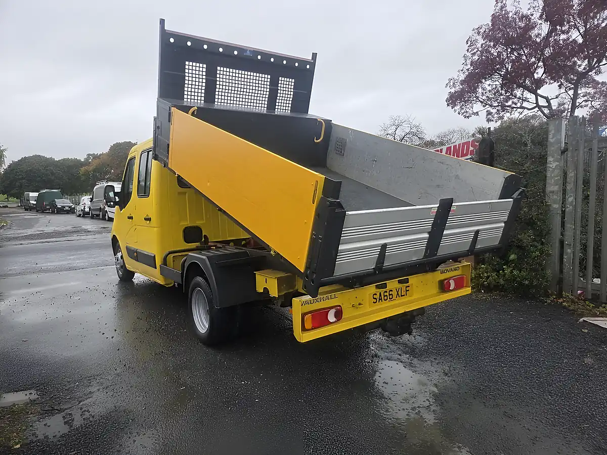 Used 2016 Vauxhall Movano R3500 Lwb Crew Cab Tipper Yellow - Interior and Exterior details 6