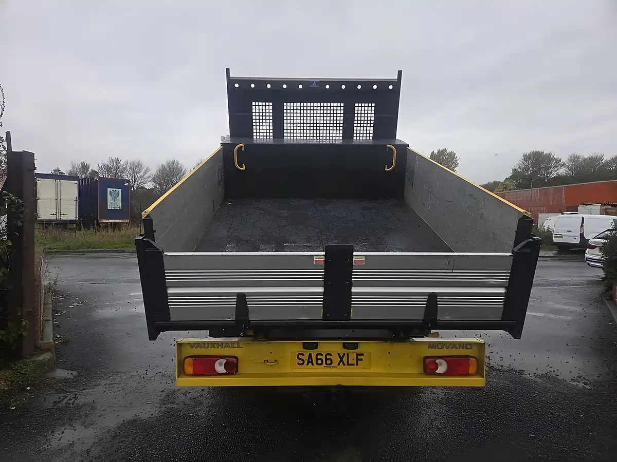 Used 2016 Vauxhall Movano R3500 Lwb Crew Cab Tipper Yellow - Interior and Exterior details 7
