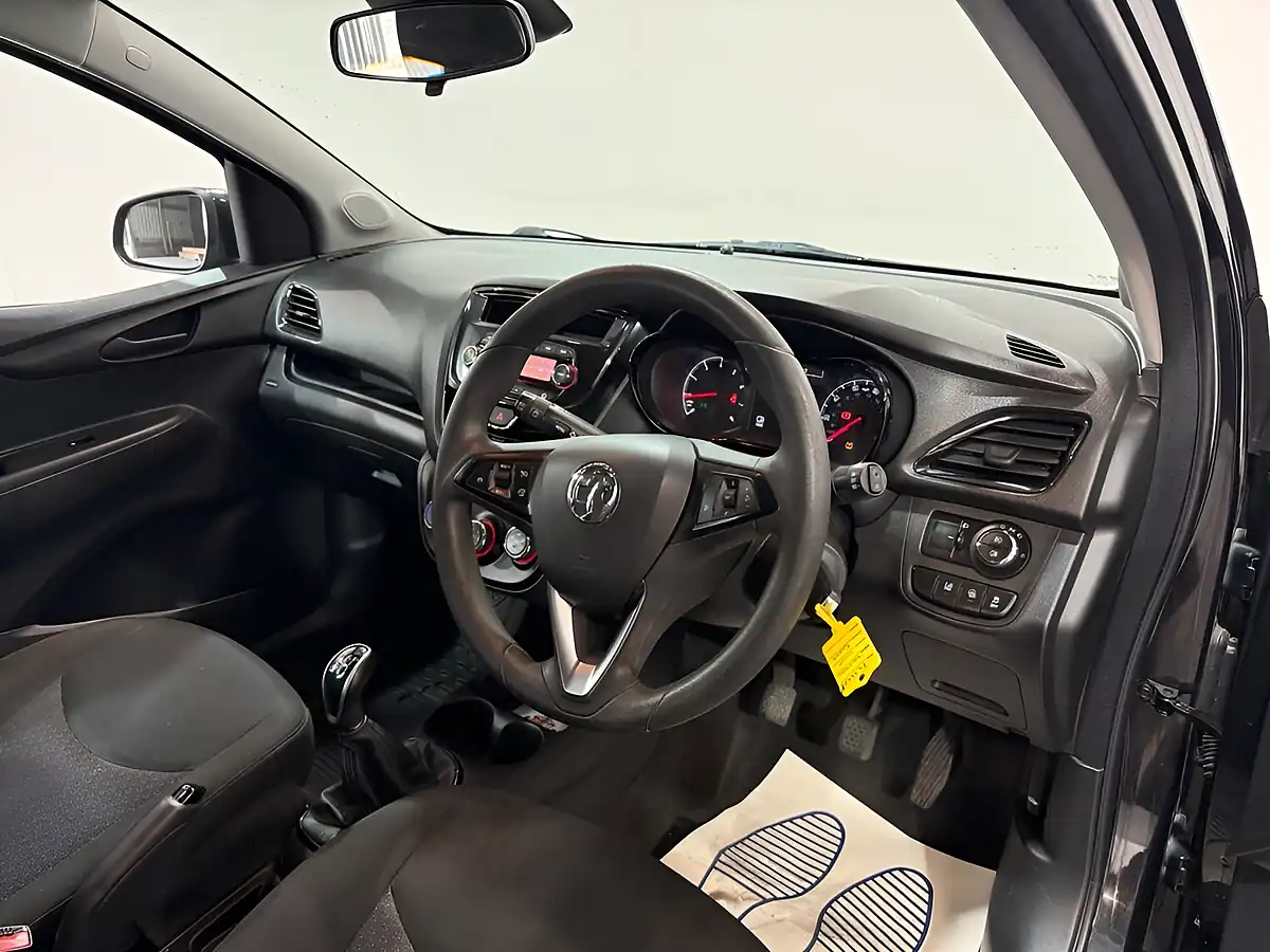 Used 2016 Vauxhall Viva Se Black - Interior and Exterior details 10