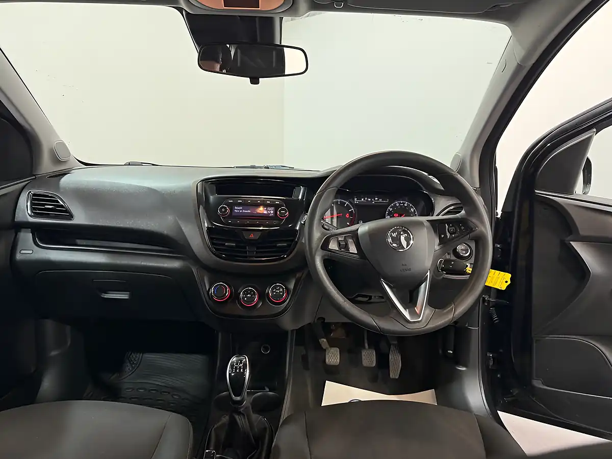 Used 2016 Vauxhall Viva Se Black - Interior and Exterior details 12