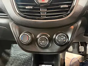 Used 2016 Vauxhall Viva Se Black - Interior and Exterior details 16