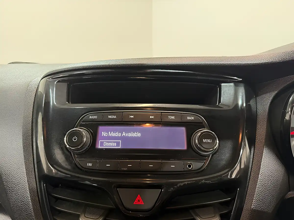 Used 2016 Vauxhall Viva Se Black - Interior and Exterior details 19