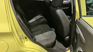 Used 2016 Vauxhall Viva Se Green - Interior and Exterior details 10