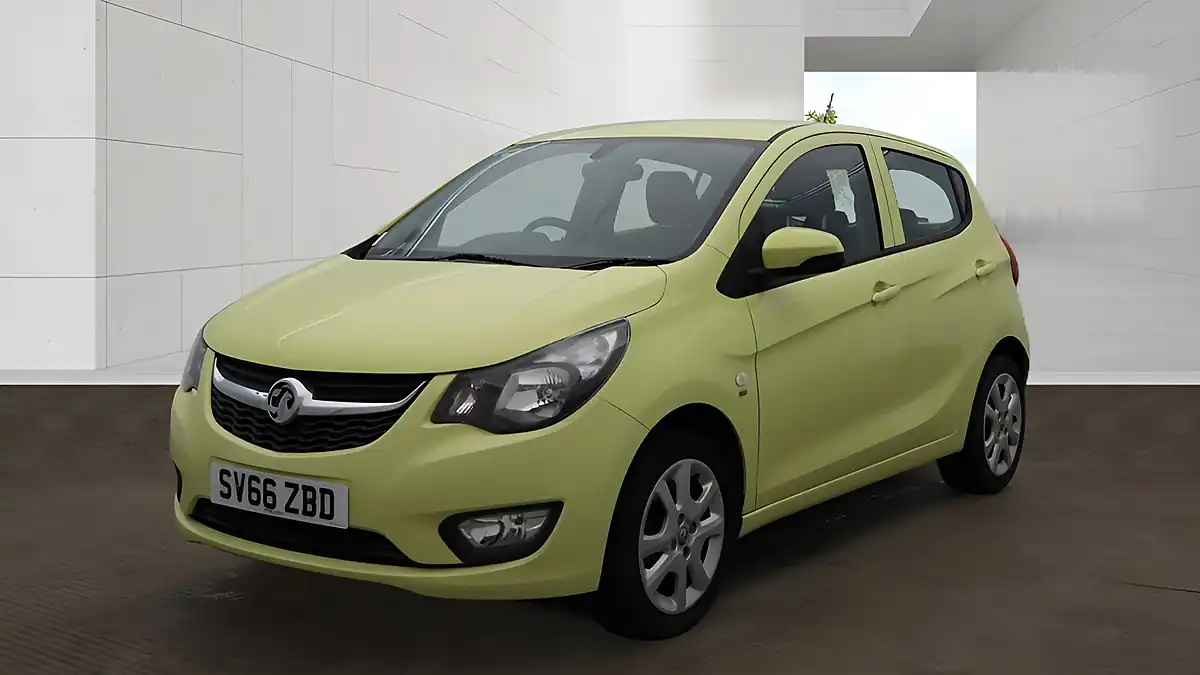Used 2016 Vauxhall Viva Se Green - Interior and Exterior details 2
