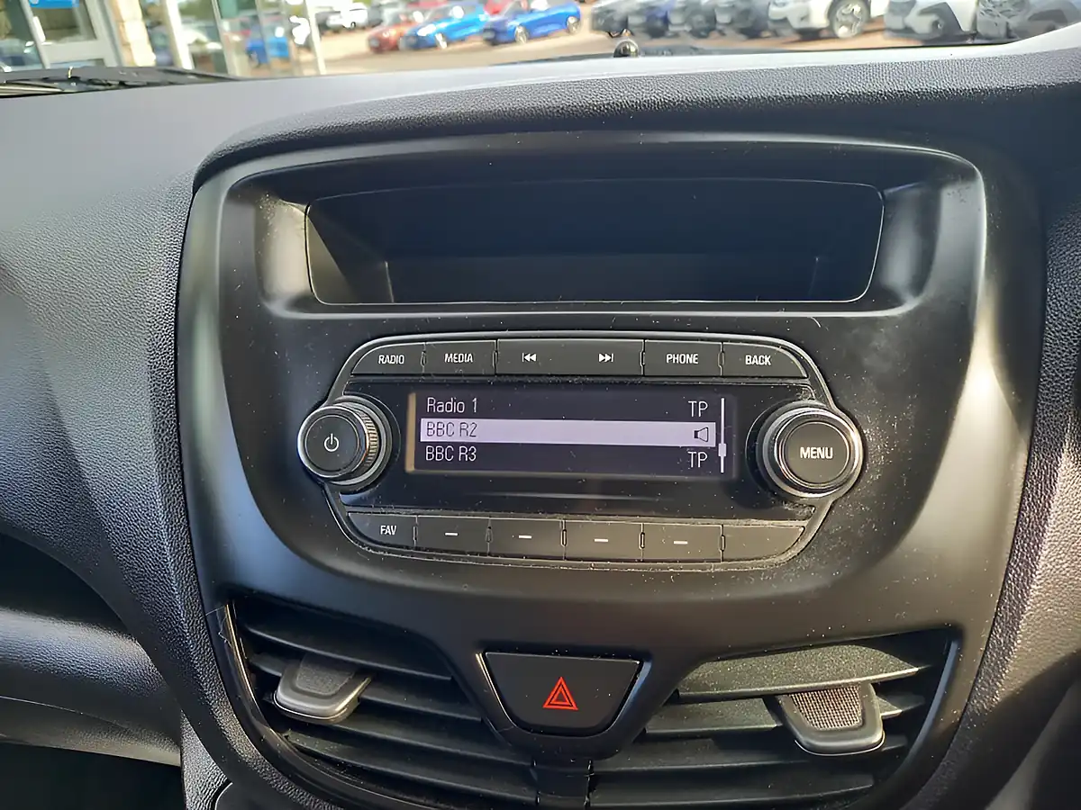 Used 2016 Vauxhall Viva Se Grey - Interior and Exterior details 20