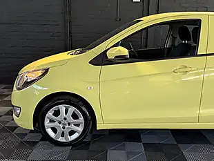 Used 2016 Vauxhall Viva Se Limelight Green - Interior and Exterior details 10