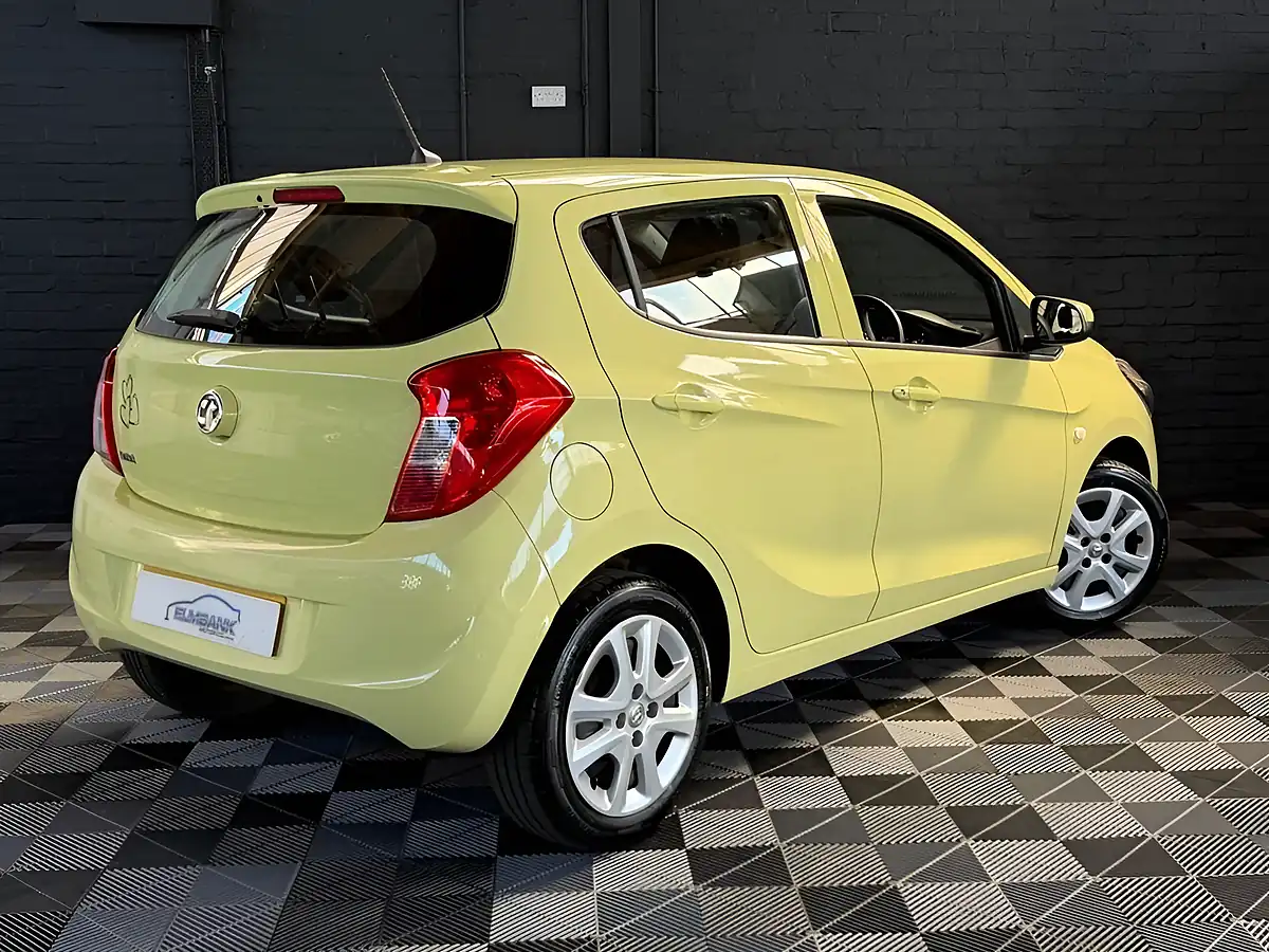 Used 2016 Vauxhall Viva Se Limelight Green - Interior and Exterior details 15