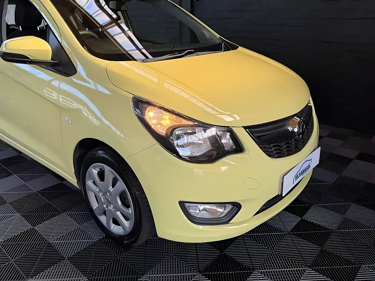 Used 2016 Vauxhall Viva Se Limelight Green - Interior and Exterior details 18