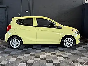 Used 2016 Vauxhall Viva Se Limelight Green - Interior and Exterior details 4