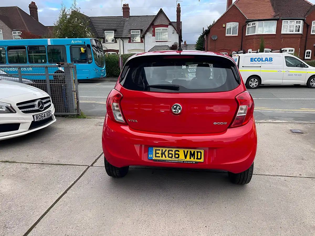 Used 2016 Vauxhall Viva Se Red - Interior and Exterior details 14