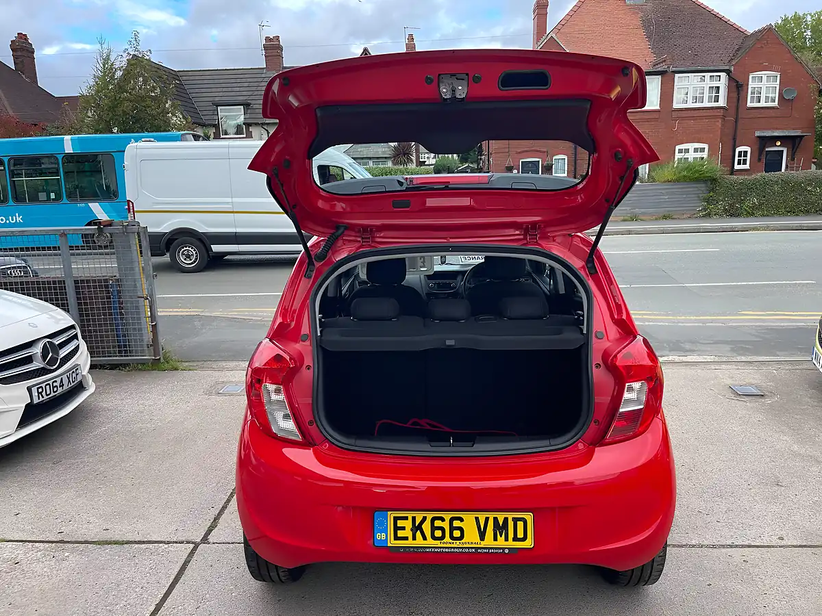 Used 2016 Vauxhall Viva Se Red - Interior and Exterior details 15