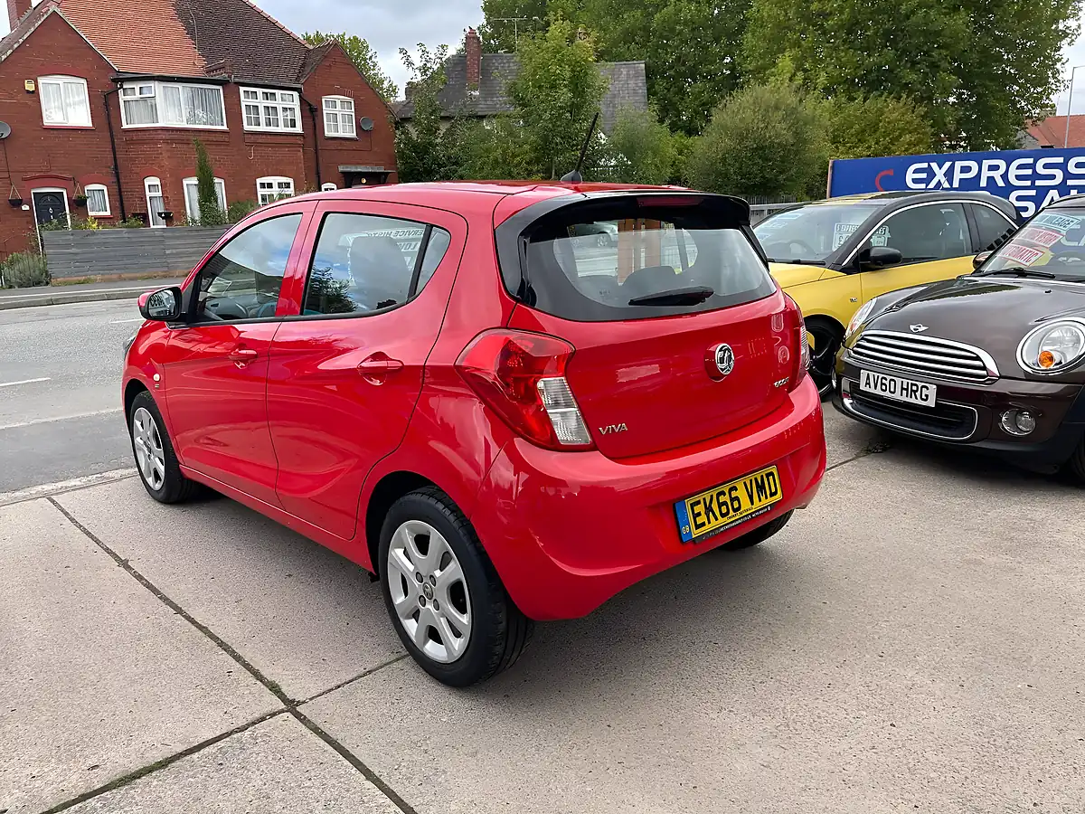 Used 2016 Vauxhall Viva Se Red - Interior and Exterior details 5