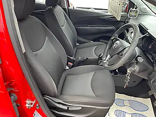 Used 2016 Vauxhall Viva Se Red - Interior and Exterior details 8