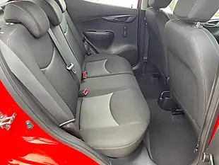 Used 2016 Vauxhall Viva Se Red - Interior and Exterior details 9
