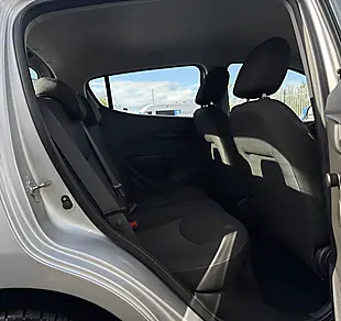 Used 2016 Vauxhall Viva Se Silver - Interior and Exterior details 12