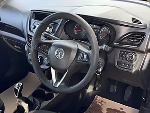 Used 2016 Vauxhall Viva Se Silver - Interior and Exterior details 14