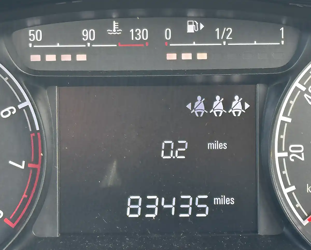 Used 2016 Vauxhall Viva Se Silver - Interior and Exterior details 17