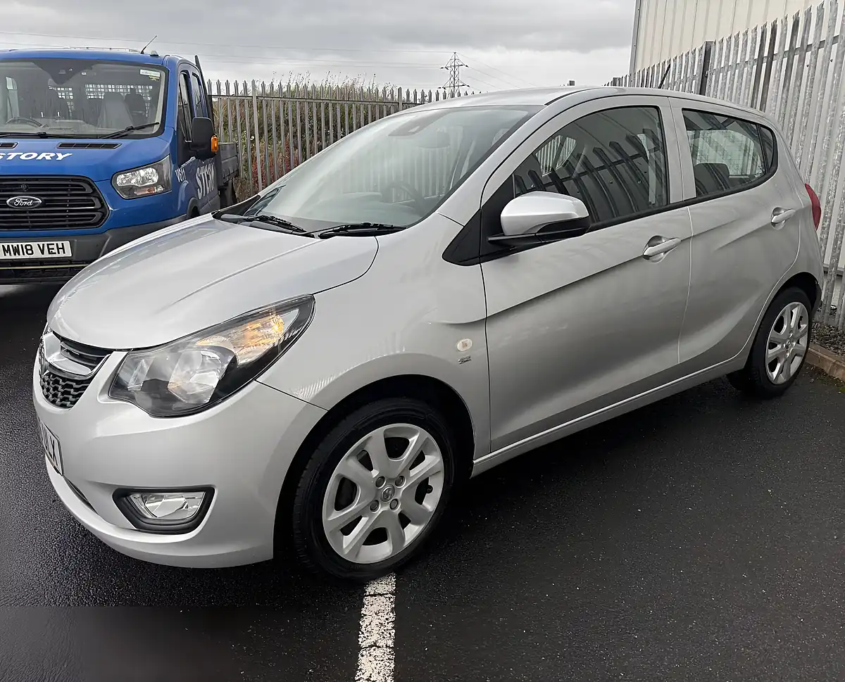Used 2016 Vauxhall Viva Se Silver - Interior and Exterior details 2