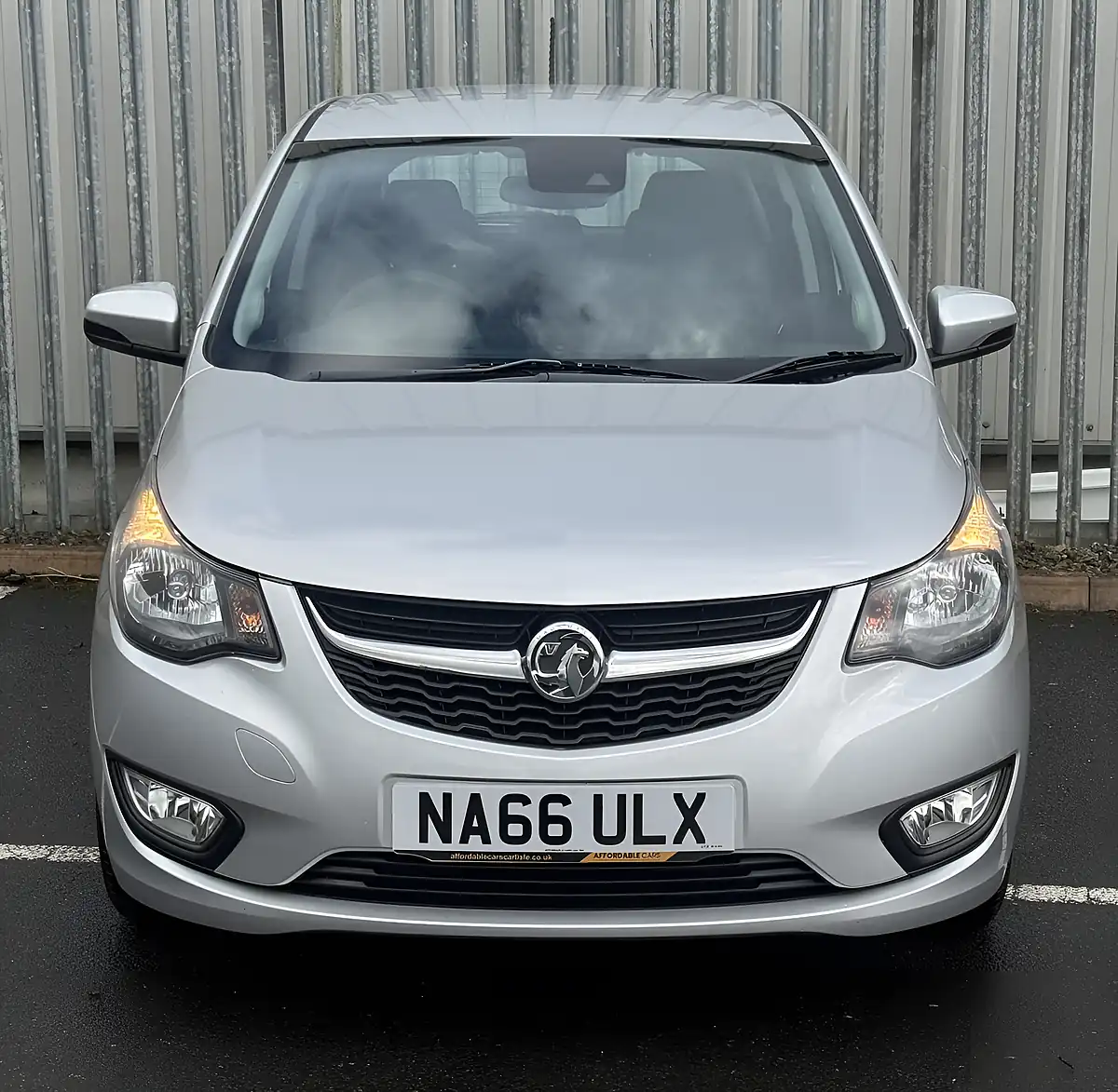 Used 2016 Vauxhall Viva Se Silver - Interior and Exterior details 3