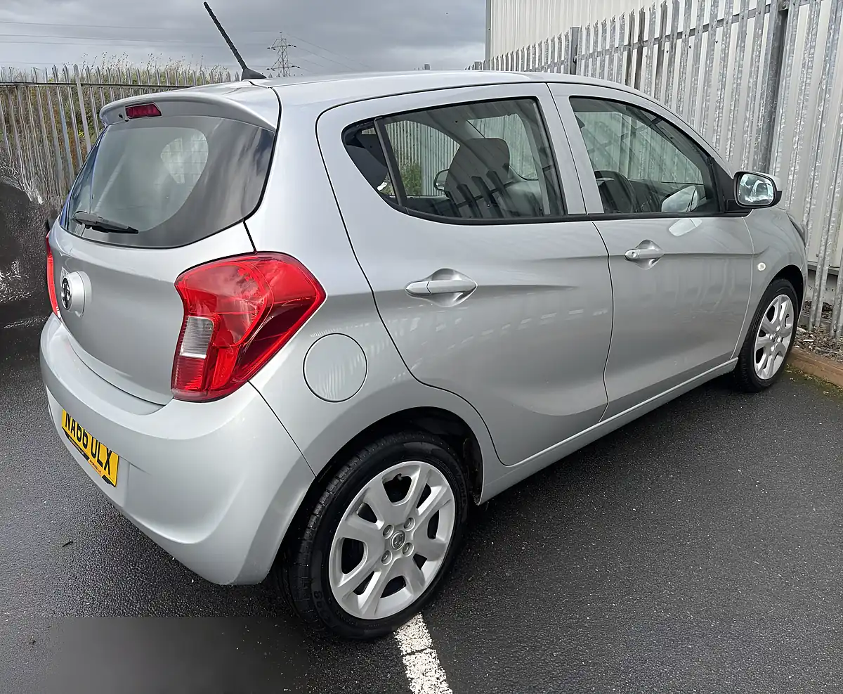 Used 2016 Vauxhall Viva Se Silver - Interior and Exterior details 5