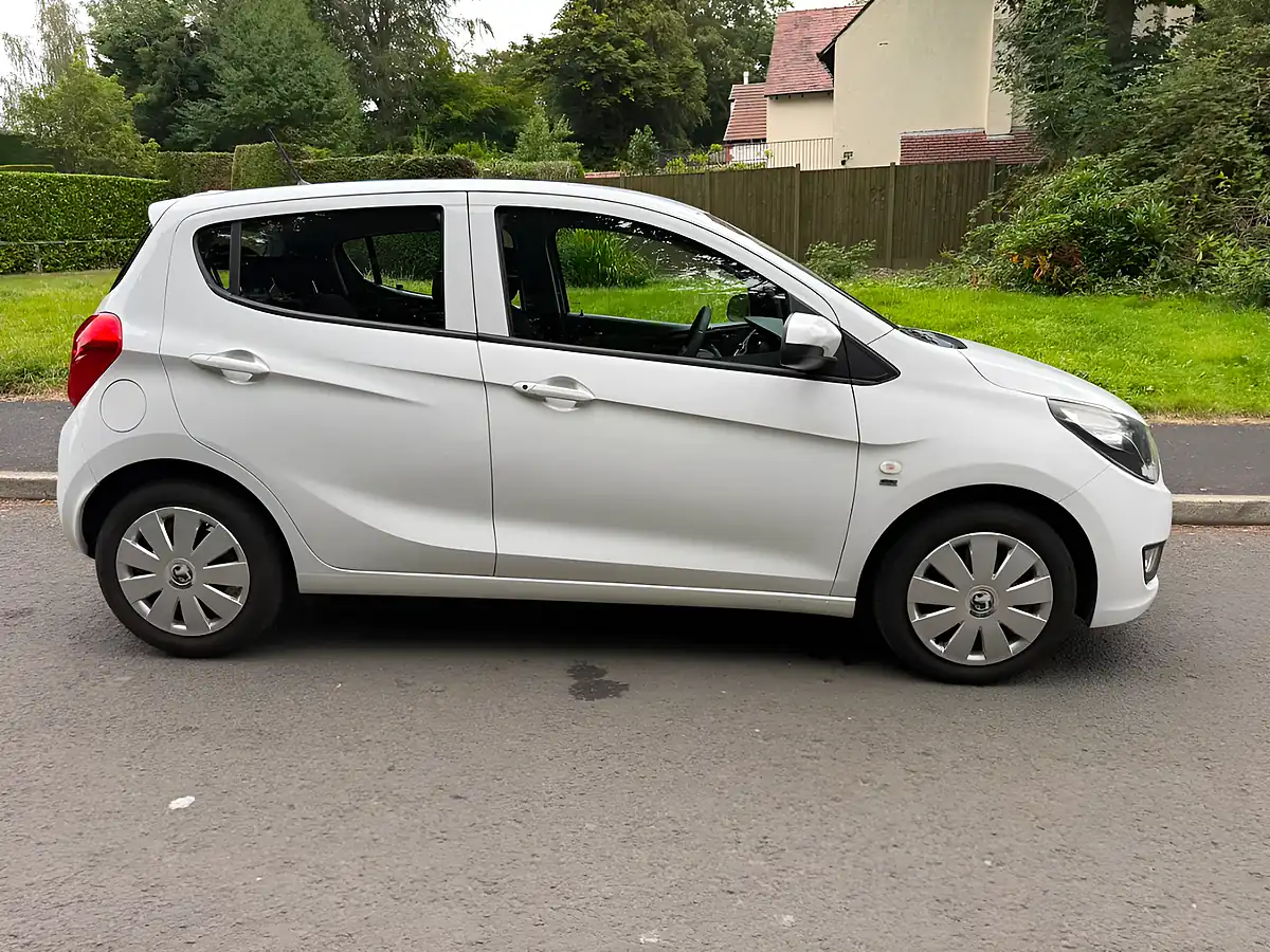 Used 2016 Vauxhall Viva Se White - Interior and Exterior details 2