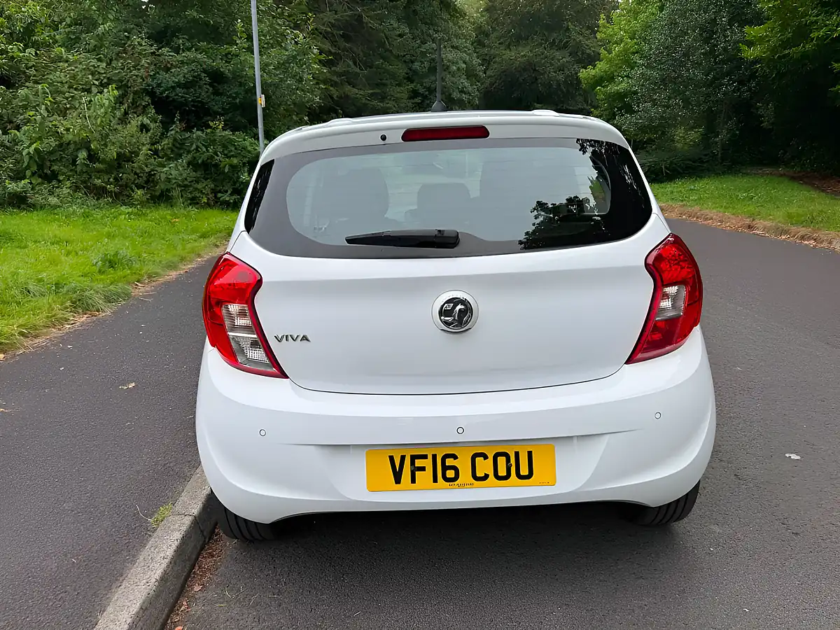Used 2016 Vauxhall Viva Se White - Interior and Exterior details 4