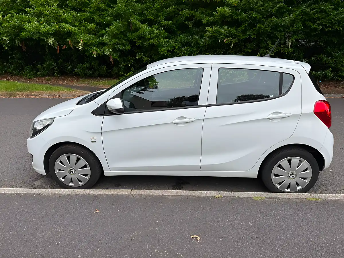 Used 2016 Vauxhall Viva Se White - Interior and Exterior details 6