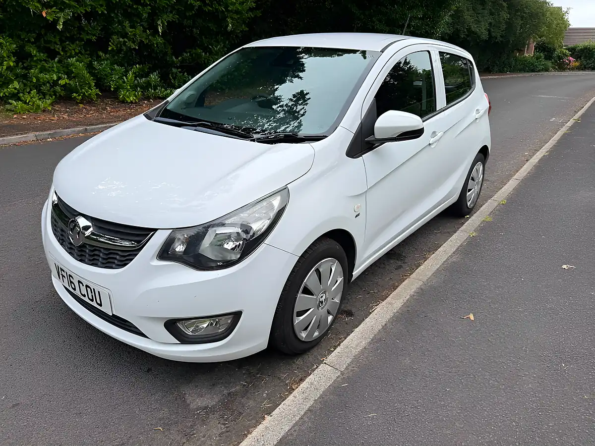 Used 2016 Vauxhall Viva Se White - Interior and Exterior details 7
