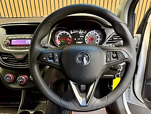 Used 2016 Vauxhall Viva Se White - Interior and Exterior details 12