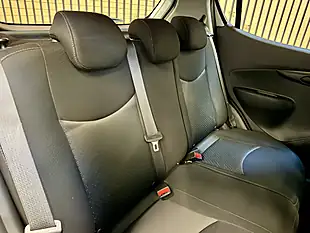 Used 2016 Vauxhall Viva Se White - Interior and Exterior details 16