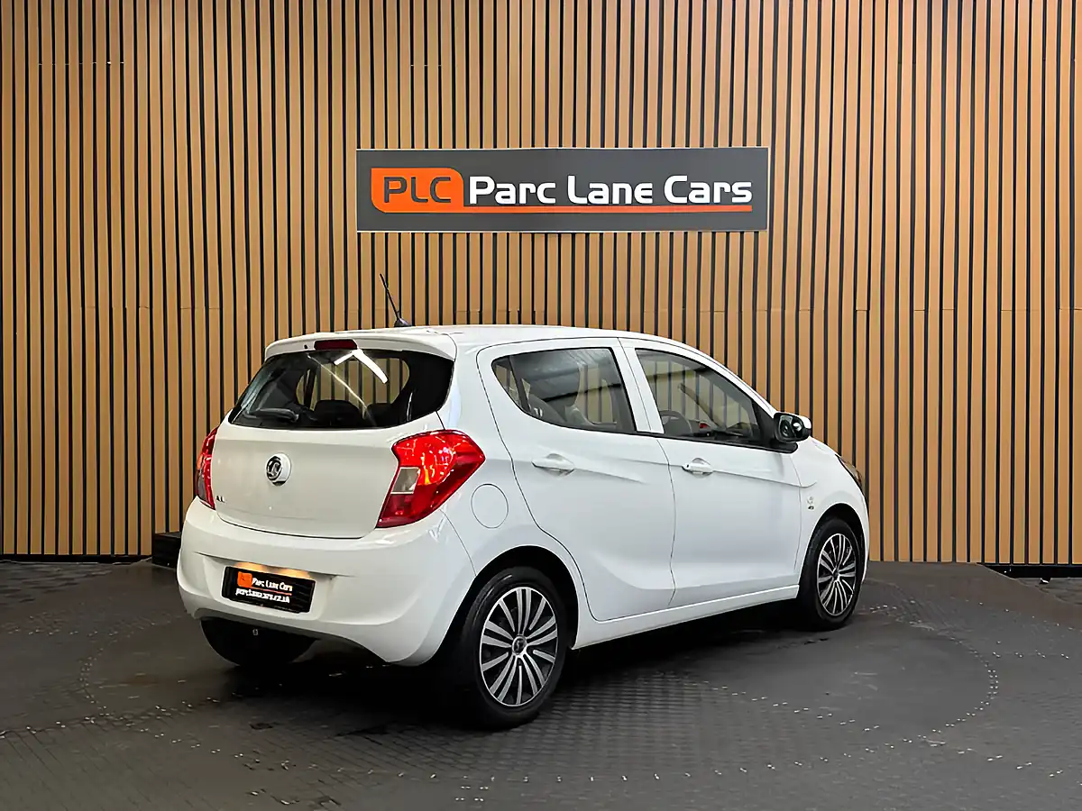 Used 2016 Vauxhall Viva Se White - Interior and Exterior details 3