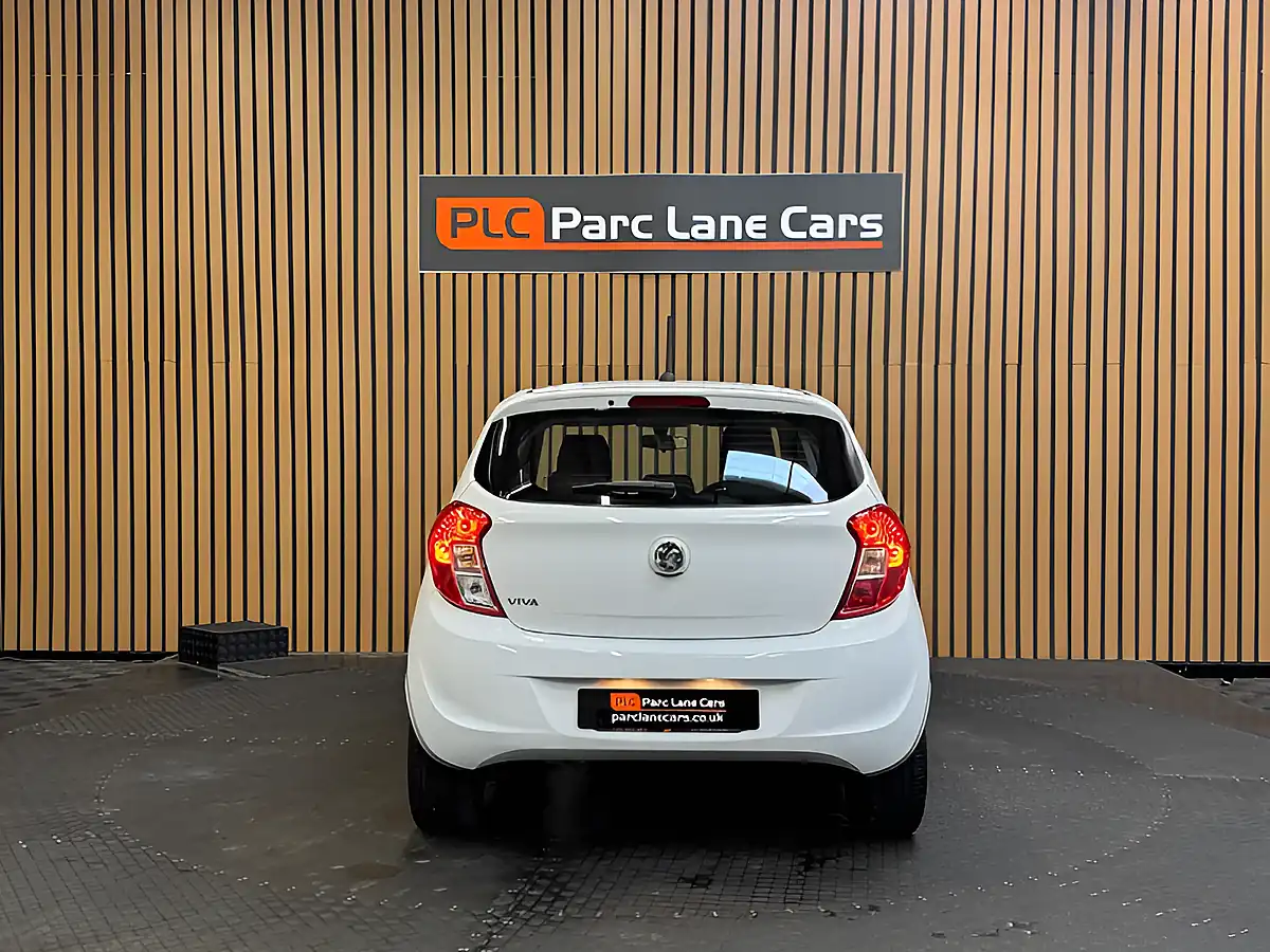 Used 2016 Vauxhall Viva Se White - Interior and Exterior details 4