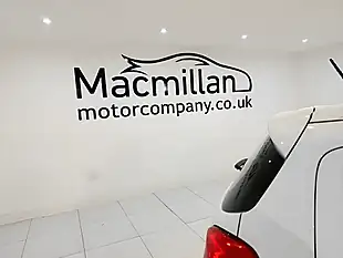 Used 2016 Vauxhall Viva Se White - Interior and Exterior details 13