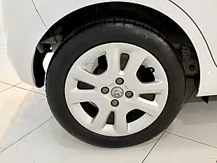 Used 2016 Vauxhall Viva Se White - Interior and Exterior details 14