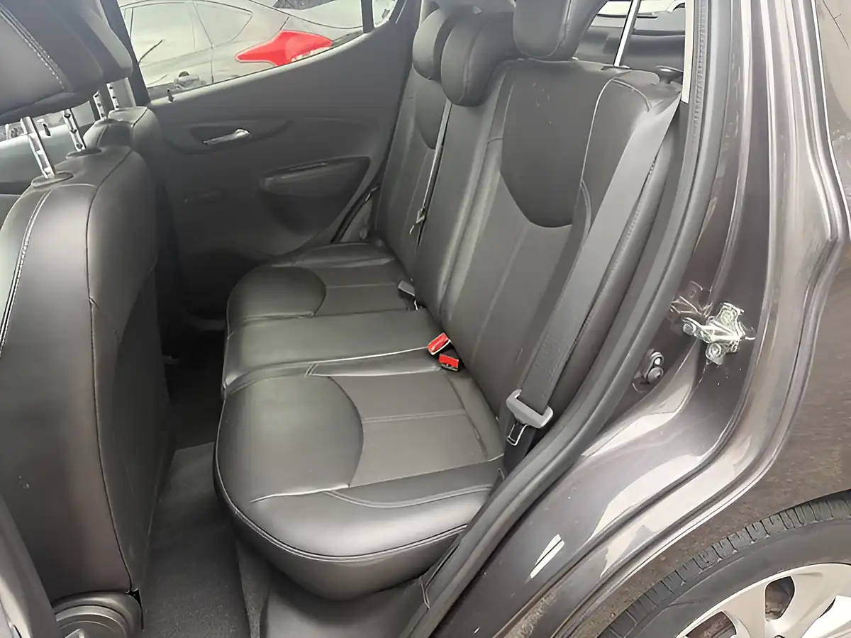 Used 2016 Vauxhall Viva Sl Grey - Interior and Exterior details 15