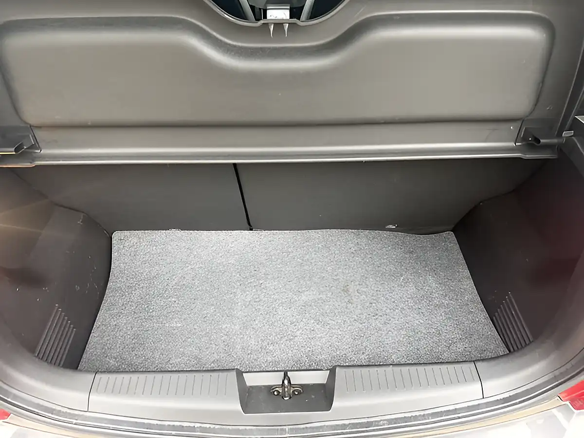 Used 2016 Vauxhall Viva Sl Grey - Interior and Exterior details 16