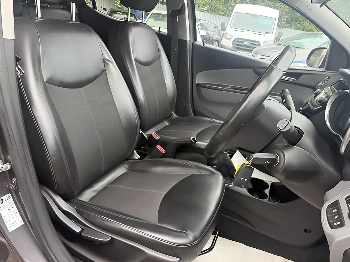 Used 2016 Vauxhall Viva Sl Grey - Interior and Exterior details 17