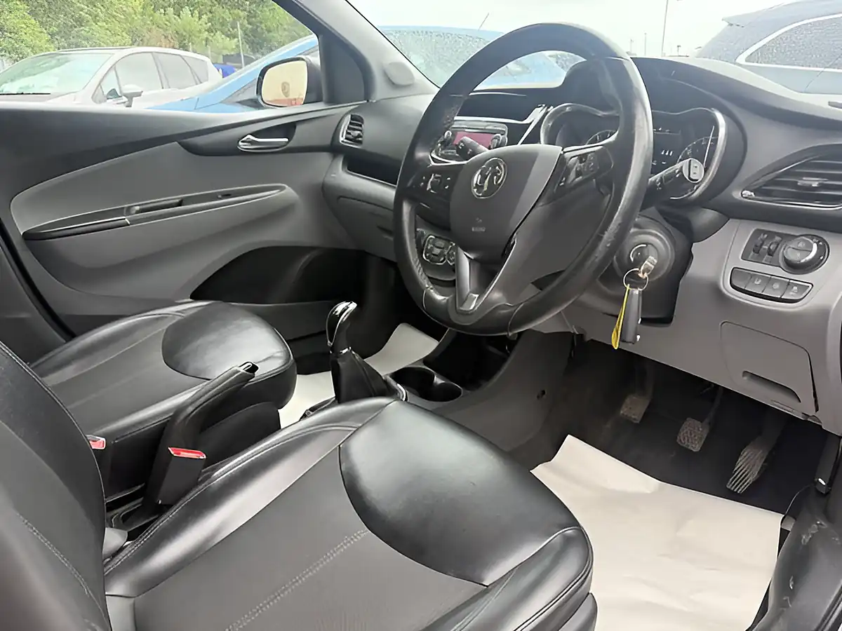 Used 2016 Vauxhall Viva Sl Grey - Interior and Exterior details 18