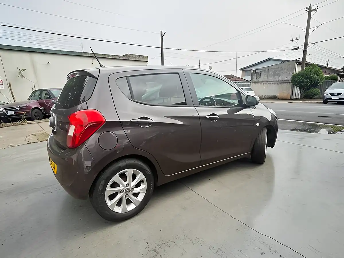 Used 2016 Vauxhall Viva Sl Grey - Interior and Exterior details 6
