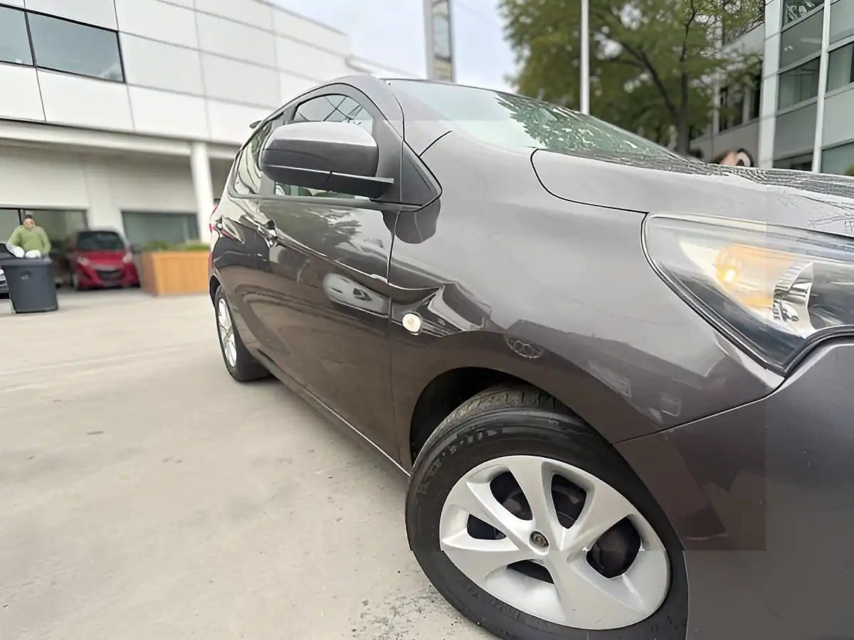 Used 2016 Vauxhall Viva Sl Grey - Interior and Exterior details 8