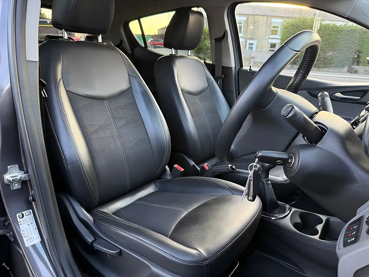 Used 2016 Vauxhall Viva Sl Grey - Interior and Exterior details 10