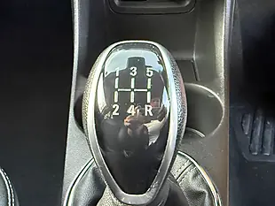 Used 2016 Vauxhall Viva Sl Grey - Interior and Exterior details 13