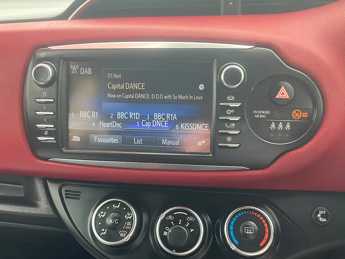 Used 2016 Vauxhall Viva Sl - Interior and Exterior details 10