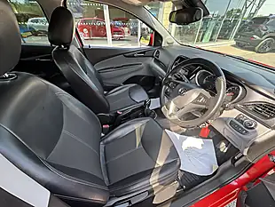Used 2016 Vauxhall Viva Sl Red - Interior and Exterior details 12